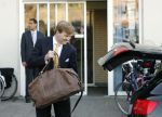 Den Haag 11 april 2007
Prins Willem Alexander vertrekt bij het Bronovo ziekenhuis.