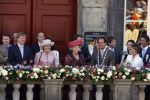 Woudrichem Den Bosch 30 april 2007
Koningin Beatrix Prins Willem Alexander Prins Friso mabel Wisse Smit Prins Constantijn Prinses Laurentien Prinses Margriet Pieter v Vollenhoven Prins Maurits Prinses Marilene Prins Bernhard jr Prinses Annette Prins Pieter Christiaan Prinses  Anita Prins Floris en Prinses Aimee koninginnedag 2007.