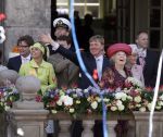 Woudrichem Den Bosch 30 april 2007
Koningin Beatrix Prins Willem Alexander Prins Friso mabel Wisse Smit Prins Constantijn Prinses Laurentien Prinses Margriet Pieter v Vollenhoven Prins Maurits Prinses Marilene Prins Bernhard jr Prinses Annette Prins Pieter Christiaan Prinses  Anita Prins Floris en Prinses Aimee koninginnedag 2007.