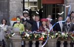 Woudrichem Den Bosch 30 april 2007
Koningin Beatrix Prins Willem Alexander Prins Friso mabel Wisse Smit Prins Constantijn Prinses Laurentien Prinses Margriet Pieter v Vollenhoven Prins Maurits Prinses Marilene Prins Bernhard jr Prinses Annette Prins Pieter Christiaan Prinses  Anita Prins Floris en Prinses Aimee koninginnedag 2007.