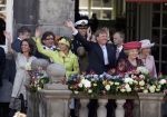 Woudrichem Den Bosch 30 april 2007
Koningin Beatrix Prins Willem Alexander Prins Friso mabel Wisse Smit Prins Constantijn Prinses Laurentien Prinses Margriet Pieter v Vollenhoven Prins Maurits Prinses Marilene Prins Bernhard jr Prinses Annette Prins Pieter Christiaan Prinses  Anita Prins Floris en Prinses Aimee koninginnedag 2007.