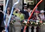 Woudrichem Den Bosch 30 april 2007
Koningin Beatrix Prins Willem Alexander Prins Friso mabel Wisse Smit Prins Constantijn Prinses Laurentien Prinses Margriet Pieter v Vollenhoven Prins Maurits Prinses Marilene Prins Bernhard jr Prinses Annette Prins Pieter Christiaan Prinses  Anita Prins Floris en Prinses Aimee koninginnedag 2007.