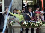 Woudrichem Den Bosch 30 april 2007
Koningin Beatrix Prins Willem Alexander Prins Friso mabel Wisse Smit Prins Constantijn Prinses Laurentien Prinses Margriet Pieter v Vollenhoven Prins Maurits Prinses Marilene Prins Bernhard jr Prinses Annette Prins Pieter Christiaan Prinses  Anita Prins Floris en Prinses Aimee koninginnedag 2007.