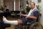 Den Haag 26 Augustus 1999
Raymond v Barneveld thuis zittend in een rolstoel met een gescheurde enkelband in het gips