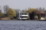 Breukeleveen 6 april 2007
Huizen aan het water van bekende nederlanders. Ron Brandsteder.