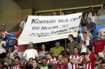 Eindhoven, 29 April 2007 Kampioenswestrijd PSV-Vitesse, eindstand 5-1
Seizoen 2006/2007 Onverwachts landskampioenschap voor PSV doordat de concurrent AZ verloor en Ajax een doelpunt tekort kwam.
Vervelend spandoek voor trainer Ronald Koeman