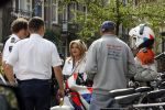 Amsterdam 19 april 2007
Saskia v Zutphen (mrs einstein) nterviewt Bastiaa Ragas voor een nieuw programma. politie