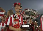 Eindhoven, 2 Mei 2007 Twee dagen na het onverwachte landskampioenschap van PSV Seizoen 2006/2007 was er een huldiging voor de PSV Selektie.
Op de foto Sun Xiang