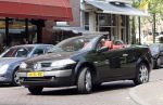 Amsterdam 25 april 2007
Tjeerd Oosterhuis in zijn renault cabrio.