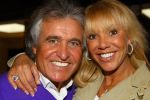 Weert, 19 April 2010
Johnny Hoes 93 jaar Feest bij Golden Tulip Hotel
Met veel bekende Nederlandstalige artiesten
Adrian Hoes met zijn vrouw
Foto Peter Smulders