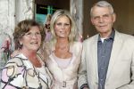 Amsterdam 20 april 2010
Presentatie boek Antoinnette Scheulderman. Antoinette met haar ouders
Peter Smulders bv