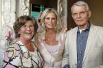 Amsterdam 20 april 2010
Presentatie boek Antoinnette Scheulderman. Antoinette met haar ouders
Peter Smulders bv