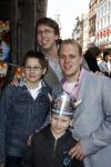 Amsterdam 18 april 2010
Premiere Wickie de Viking in Tuschinski. Adje Arijan v Bavel met vriend en neefjes
Peter Smulders bv