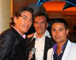 Noordwijk, 2 Mei 2010 Hotel van Oranje, Feest Gerard Joling t.g.v.
het 25 jaar artiesten jubileum
Bart Ettekoven met partner bij het beeld van Gerard Joling
Foto Peter Smulders BV