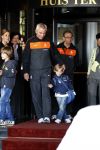 Noordwijk en Schiphol 19 mei 2010
Vertrek Nederlands elftal met vrouwen en kinderen naar Oostenrijk voor trainingskamp ivm WK voetbal. Bert v Marwijk met vrouw en dochter Andra en kleinkinderen
Peter Smulders bv
