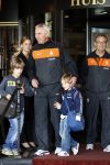 Noordwijk en Schiphol 19 mei 2010
Vertrek Nederlands elftal met vrouwen en kinderen naar Oostenrijk voor trainingskamp ivm WK voetbal. Bert v Marwijk met vrouw en dochter Andra en kleinkinderen
Peter Smulders bv