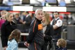 Noordwijk en Schiphol 19 mei 2010
Vertrek Nederlands elftal met vrouwen en kinderen naar Oostenrijk voor trainingskamp ivm WK voetbal. Bert v Marwijk met vrouw en dochter Andra en kleinkinderen
Peter Smulders bv