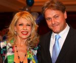 Noordwijk, 2 Mei 2010 Hotel van Oranje, Feest Gerard Joling t.g.v.
het 25 jaar artiesten jubileum
Bonnie St Clair met man
Foto Peter Smulders BV