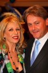 Noordwijk, 2 Mei 2010 Hotel van Oranje, Feest Gerard Joling t.g.v.
het 25 jaar artiesten jubileum
Bonnie St Clair met man
Foto Peter Smulders BV