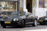 Amsterdam 24 april 2010
Connie Breukhoven brengt met Bentley Cabrio een bloemetje naar Lieke v Lexmond en Jeroen Kool.
Peter Smulders bv