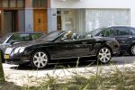 Amsterdam 24 april 2010
Connie Breukhoven brengt met Bentley Cabrio een bloemetje naar Lieke v Lexmond en Jeroen Kool.
Peter Smulders bv