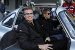 Brescia 6 mei 2010
Mille Miglia in brescia. David Coultard en Mika Hakkinen rijden in een oude mercedes sl
Peter Smulders bv