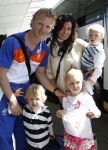 Noordwijk en Schiphol 19 mei 2010
Vertrek Nederlands elftal met vrouwen en kinderen naar Oostenrijk voor trainingskamp ivm WK voetbal. Dirk Kuyt met zijn vrouw Gertrude en kinderen Roan Noelle en Jordan
Peter Smulders bv
