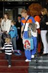 Noordwijk en Schiphol 19 mei 2010
Vertrek Nederlands elftal met vrouwen en kinderen naar Oostenrijk voor trainingskamp ivm WK voetbal. Dirk Kuyt met zijn zoontje
Peter Smulders bv