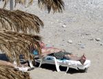 Ibiza 1 mei 2010
Erik de Zwat en zijn vrouw en dochters samen op vakantie met Wessel van Diepen en Daphne Bunskoek en dochter India. Ze verblijven in het prachtige huis van Erik.
Peter Smulders bv