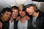 Weert, 19 April 2010
Johnny Hoes 93 jaar Feest bij Golden Tulip Hotel
Met veel bekende Nederlandstalige artiesten
Fourpack met Jordy, Jeronimo, Martijn en Terrence
Foto Peter Smulders