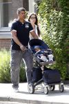 Amsterdam 20 mei 2010
Frank Rijkaard aan het wandelen met zijn vriendin Stephanie en zoontje Santi van 5 maanden.
Peter Smulders bv