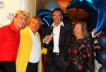 Noordwijk, 2 Mei 2010 Hotel van Oranje, Feest Gerard Joling t.g.v.
het 25 jaar artiesten jubileum
Hans Klok samen met Jan v Doren en Loes v Doren bij het beeld van Gerard Joling
Foto Peter Smulders BV