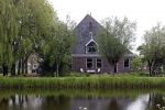 Volendam 21 mei 2010
De boederij waarvan in volendam wordt gezegd dat Jan Smit die gaat kopen. Zijn huis waar hij nu woont gaat hij dan verkopen.
Peter Smulders bv