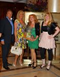 Noordwijk, 2 Mei 2010 Hotel van Oranje, Feest Gerard Joling t.g.v.
het 25 jaar artiesten jubileum
John v Katwijk met zijn vrouw en Yvonne Keely met haar dochter
Foto Peter Smulders BV