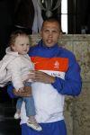 Noordwijk en Schiphol 19 mei 2010
Vertrek Nederlands elftal met vrouwen en kinderen naar Oostenrijk voor trainingskamp ivm WK voetbal.
Peter Smulders bv