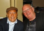 Weert, 19 April 2010
Johnny Hoes 93 jaar Feest bij Golden Tulip Hotel
Met veel bekende Nederlandstalige artiesten
Johnny Hoes met Henk Wijngaard
Foto Peter Smulders