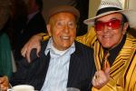 Weert, 19 April 2010
Johnny Hoes 93 jaar Feest bij Golden Tulip Hotel
Met veel bekende Nederlandstalige artiesten
Johnny Hoes metEddy Wally
Foto Peter Smulders