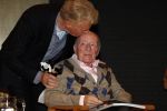 Laren 19 april 2010
Presentatie boek en de 85 e verjaardag van Johnny Kraaijkamp sr in het Rosa Spier huis. Johnny met Andre v Duin
Peter Smulders bv