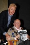 Laren 19 april 2010
Presentatie boek en de 85 e verjaardag van Johnny Kraaijkamp sr in het Rosa Spier huis. Johnny met Andre v Duin
Peter Smulders bv