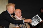 Laren 19 april 2010
Presentatie boek en de 85 e verjaardag van Johnny Kraaijkamp sr in het Rosa Spier huis. Johnny met Andre v Duin
Peter Smulders bv