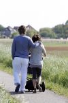 Uitdam 19 mei 2010
Katja Schuurman en Thijs Romer aan het wandelen met dochter Sammie.
Peter Smulders bv