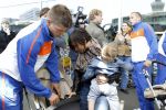 Noordwijk en Schiphol 19 mei 2010
Vertrek Nederlands elftal met vrouwen en kinderen naar Oostenrijk voor trainingskamp ivm WK voetbal. Klaas jan Huntelaar met vriendin Sanne en zoontje Seb
Peter Smulders bv