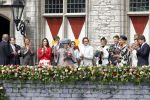 Wemeldinge/Middelburg  30 april 2010
Koningin Beatrix Prins Willem Alexander Prinses Maxima Prins Friso Prinses mabel Wisse Smit Prins Constantijn Prinses laurentien Pieter v Vollenhoven Prinses Margriet Prins Bernhard jr en Prinses Annette Prins Pieter Christiaan Prinses Anita Prins Floris en Prinses Aimee vieren koninginnedag.
Peter Smulders bv