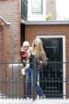 Amsterdam 22 april 2010
Lieke v Lexmond op weg naar het huis van haar nieuwe vriend Jeroen koot. Lieke met neefje
Peter Smulders bv
