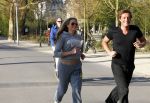 Amsterdam 23 april 2010
Lieke v Lexmond en haar nieuwe vriend Jeroen Kool hard aan het lopen in het Vondelpark.
Peter Smulder bv