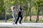 Amsterdam 23 april 2010
Lieke v Lexmond en haar nieuwe vriend Jeroen Kool hard aan het lopen in het Vondelpark.
Peter Smulder bv