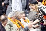 Wemeldinge/Middelburg  30 april 2010
Koningin Beatrix Prins Willem Alexander Prinses Maxima Prins Friso Prinses mabel Wisse Smit Prins Constantijn Prinses laurentien Pieter v Vollenhoven Prinses Margriet Prins Bernhard jr en Prinses Annette Prins Pieter Christiaan Prinses Anita Prins Floris en Prinses Aimee vieren koninginnedag.
Peter Smulders bv