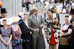 Wemeldinge/Middelburg  30 april 2010
Koningin Beatrix Prins Willem Alexander Prinses Maxima Prins Friso Prinses mabel Wisse Smit Prins Constantijn Prinses laurentien Pieter v Vollenhoven Prinses Margriet Prins Bernhard jr en Prinses Annette Prins Pieter Christiaan Prinses Anita Prins Floris en Prinses Aimee vieren koninginnedag.
Peter Smulders bv