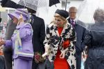 Wemeldinge/Middelburg  30 april 2010
Koningin Beatrix Prins Willem Alexander Prinses Maxima Prins Friso Prinses mabel Wisse Smit Prins Constantijn Prinses laurentien Pieter v Vollenhoven Prinses Margriet Prins Bernhard jr en Prinses Annette Prins Pieter Christiaan Prinses Anita Prins Floris en Prinses Aimee vieren koninginnedag.
Peter Smulders bv