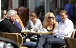 Amsterdam 18 april 2010
Patricia Paay met haar vriend Nicky v Dam en haar schoonvader op terras bij de joffers.
Peter Smulders bv